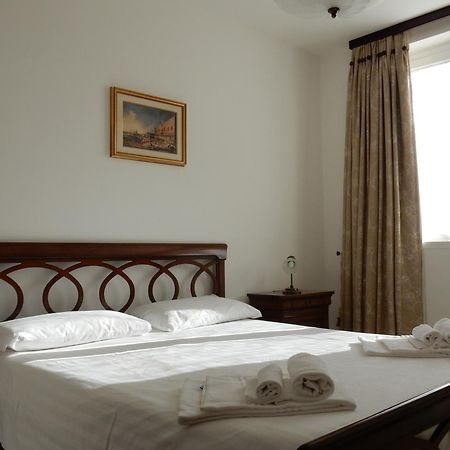 Golfo Gabella Lake Resort Maccagno Exterior photo