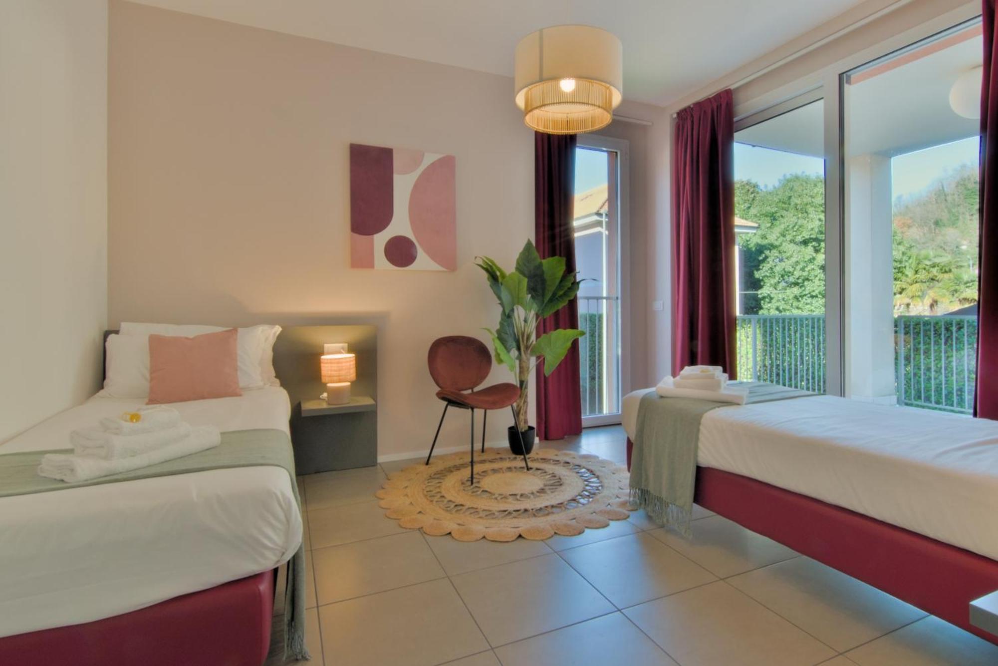 Golfo Gabella Lake Resort Maccagno Exterior photo